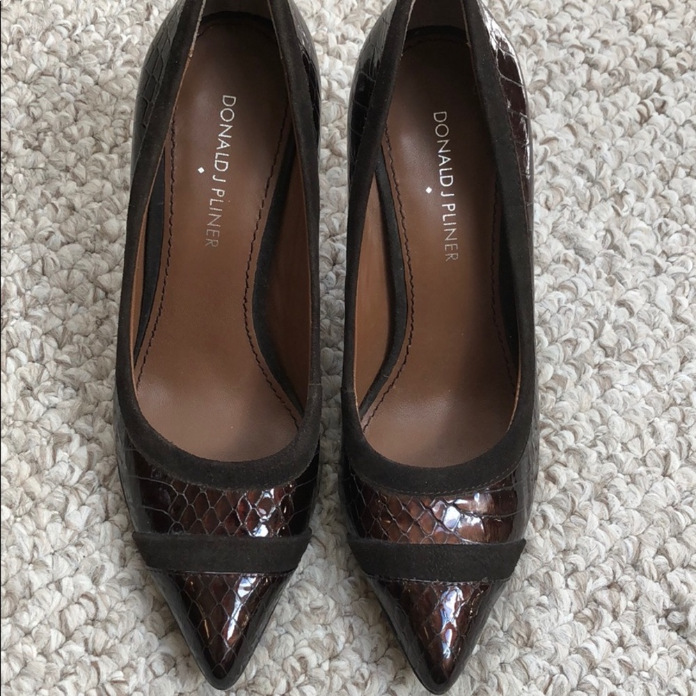 EXCELLENT DONALD J PLINER HAVVE PUMPS SIZE 6.5M